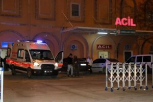 mardinde otomobil kazasi 5 yarali qEETpBzQ.jpg